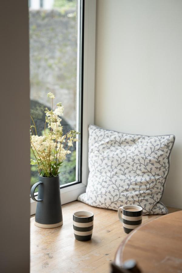 The Roost Apartment Westport Ngoại thất bức ảnh