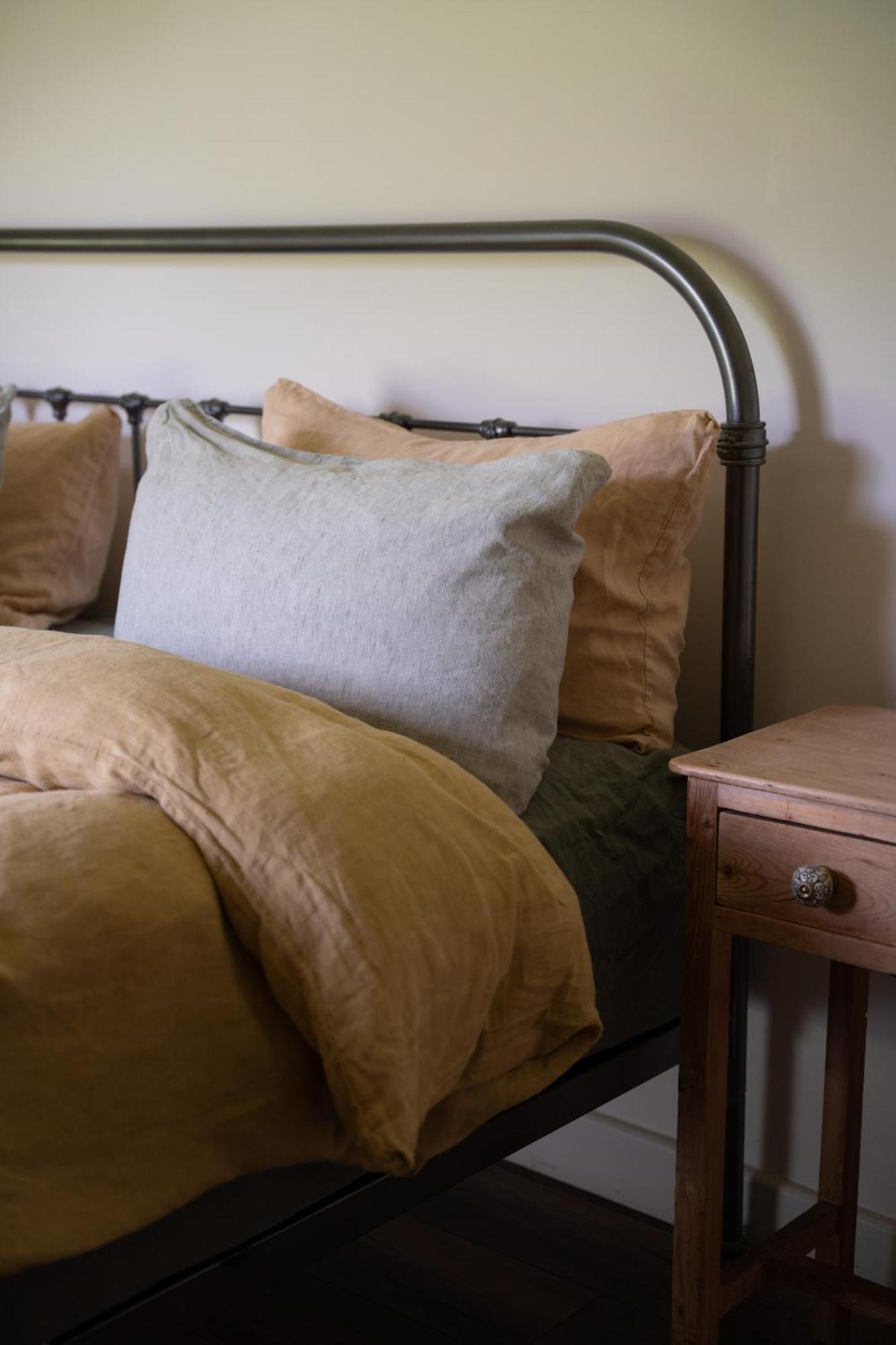 The Roost Apartment Westport Ngoại thất bức ảnh