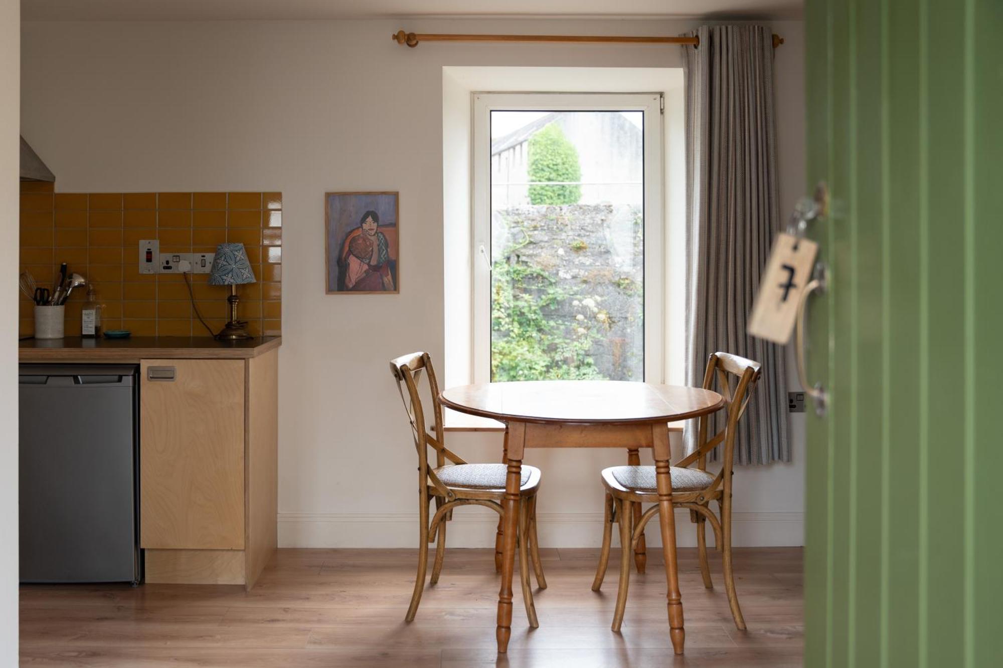The Roost Apartment Westport Ngoại thất bức ảnh