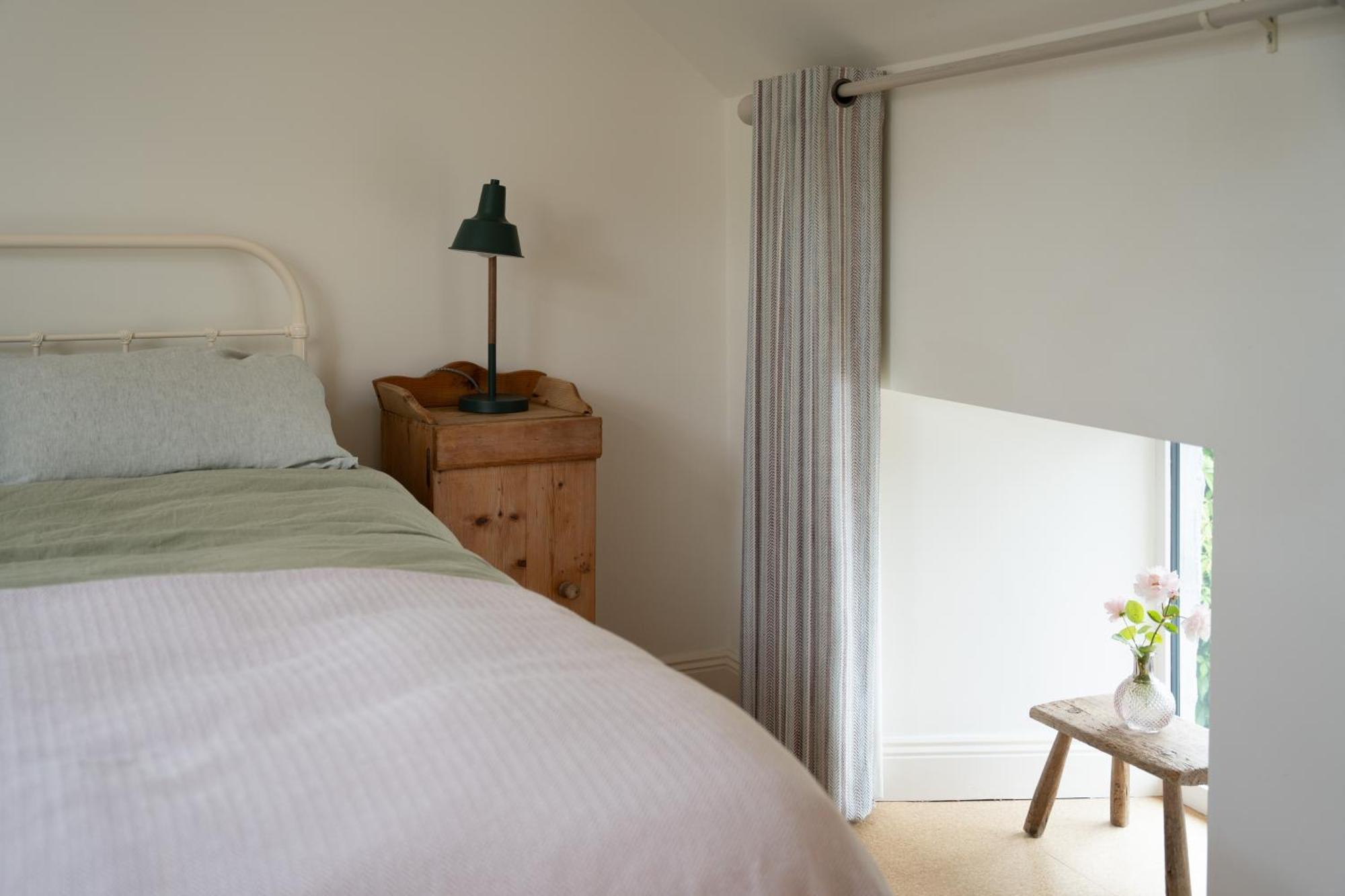 The Roost Apartment Westport Ngoại thất bức ảnh