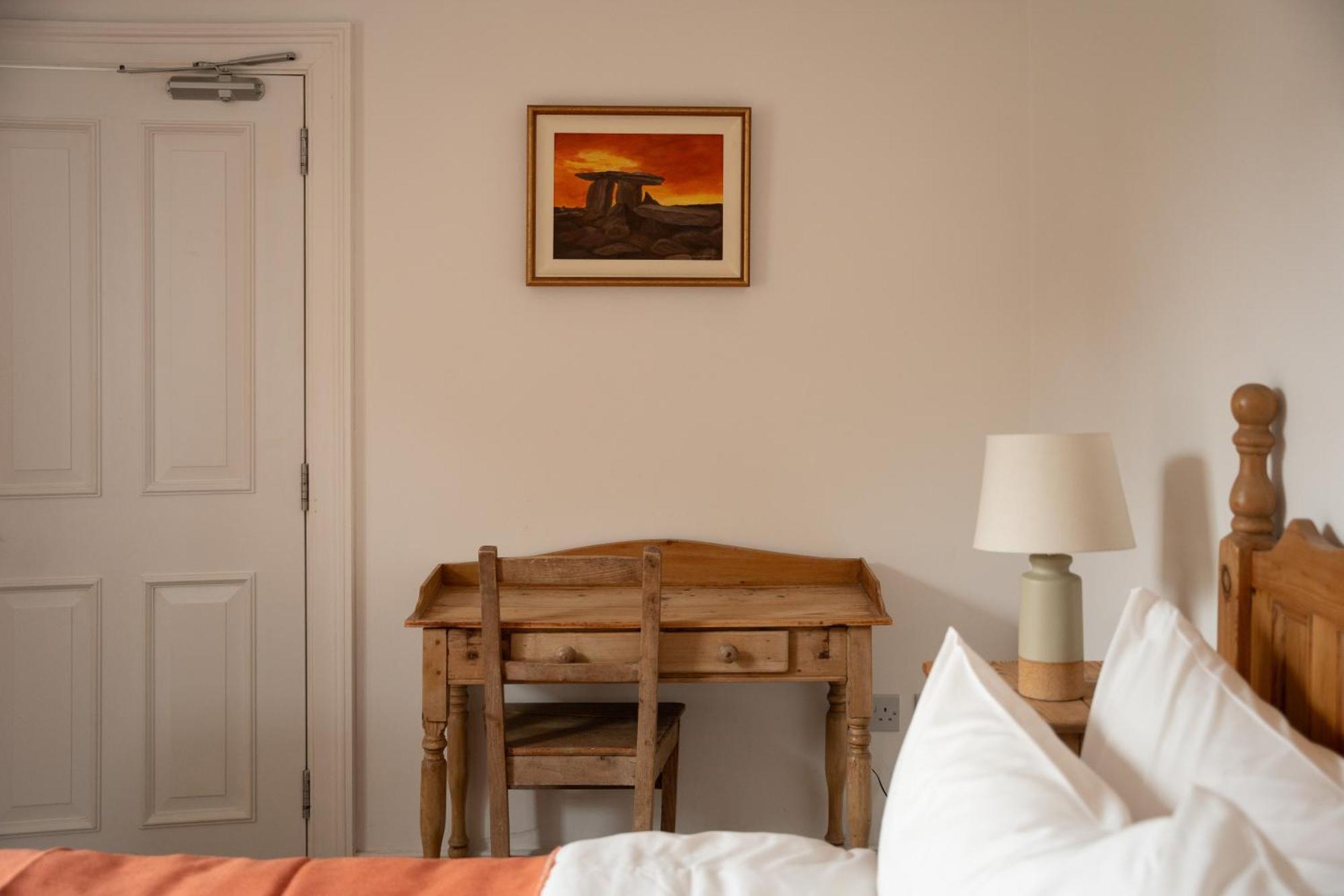The Roost Apartment Westport Ngoại thất bức ảnh